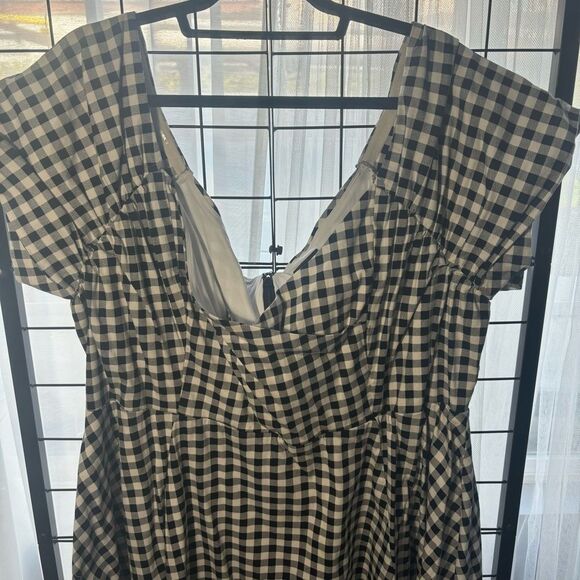 Torrid Retro Chic Black and White Gingham Off the Shoulder A-Line Midi Dress EUC - Picture 2 of 10